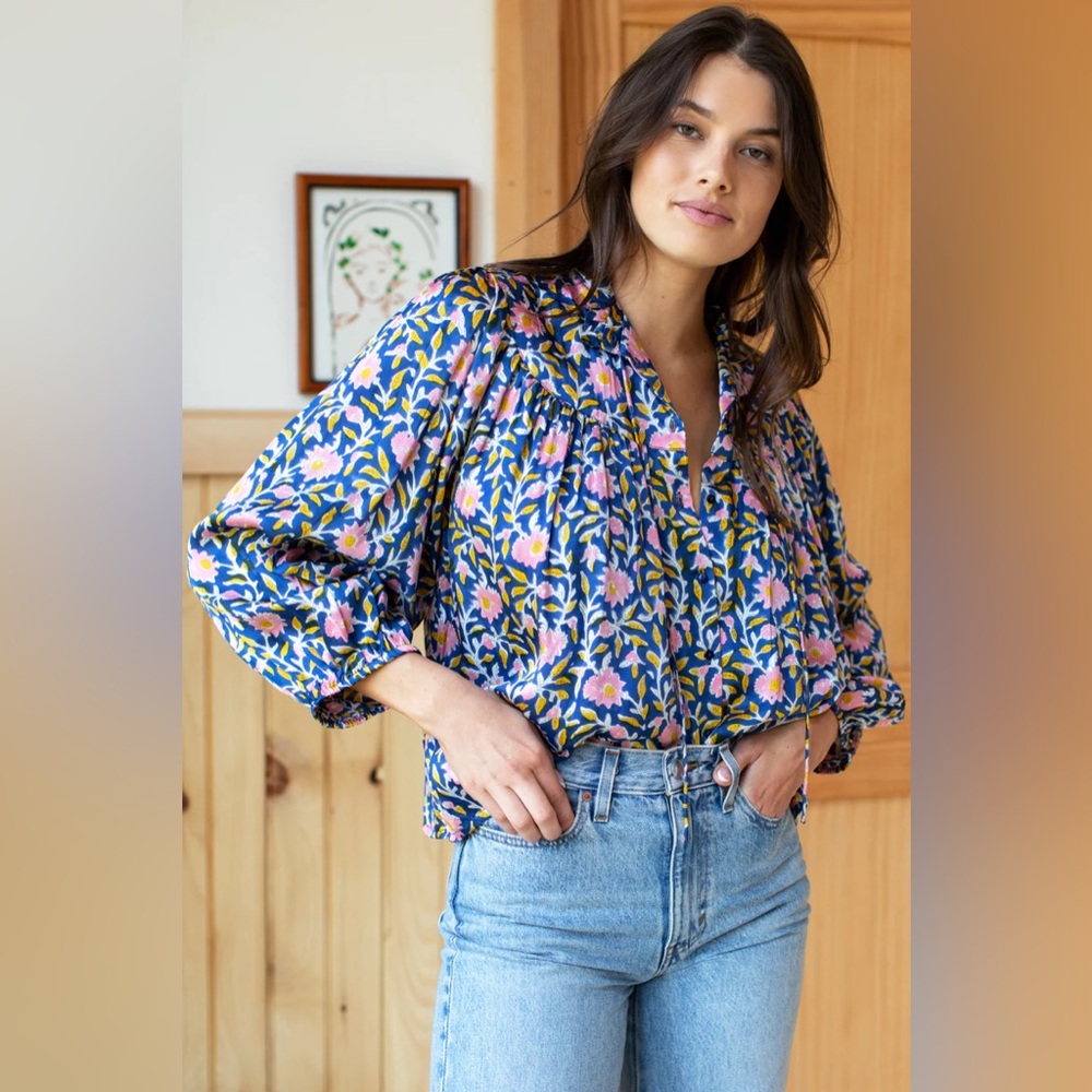 Emerson Fry || Emmaline Blouse Blue Chrysanthemum Satin Block Print Floral - Picture 2 of 10